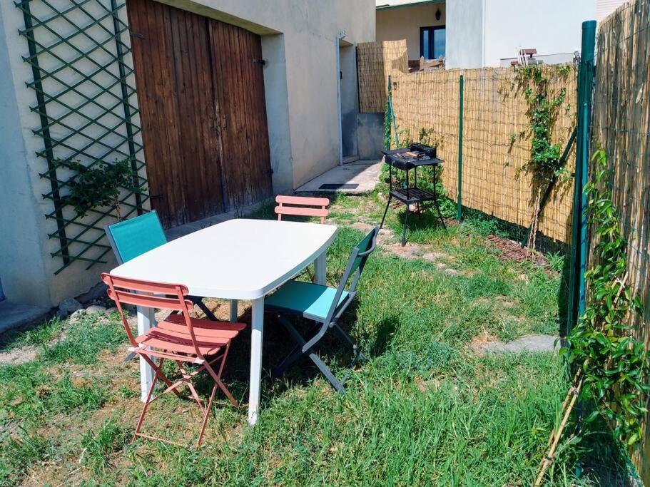 Maison 4 Pers Avec Jardin Au Pied Des Montagnes Ria Exterior foto